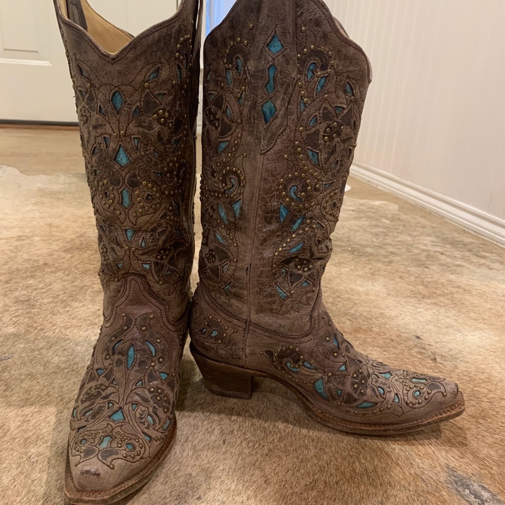 Corral Studded Turquoise Inlay Snip Toe Boots